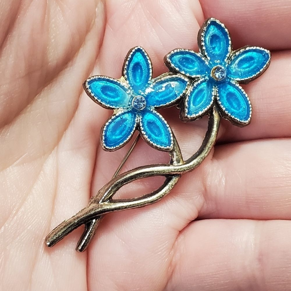 Vintage silver tone blue flowers brooch